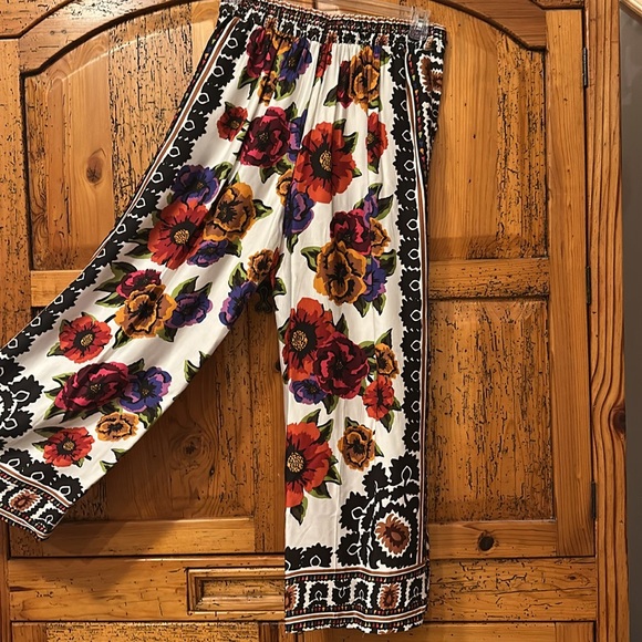 Rachel Zoe boho palazzo pant. Multicolor Floral Pants - Picture 2 of 2